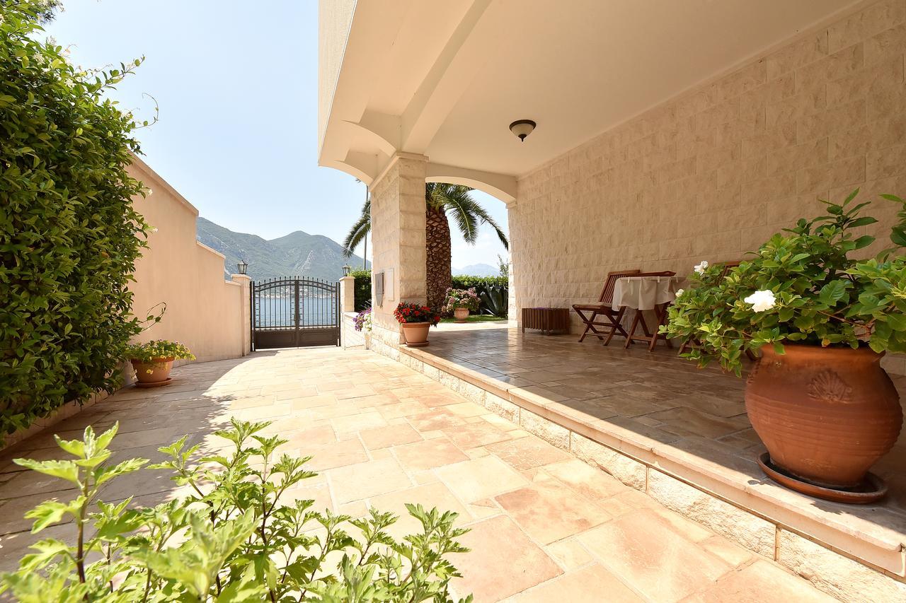 Apartment Maniva โกตอร์ ภายนอก รูปภาพ
