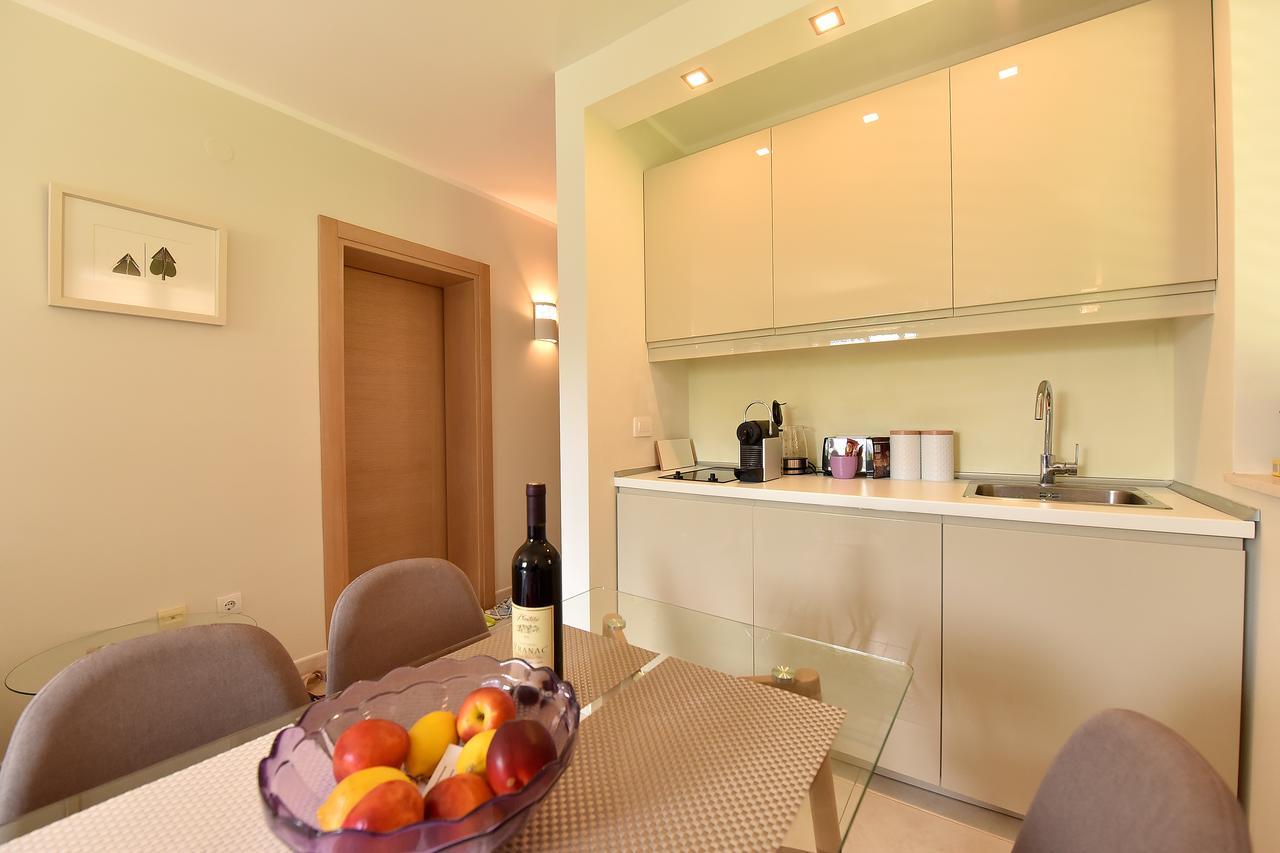 Apartment Maniva โกตอร์ ภายนอก รูปภาพ